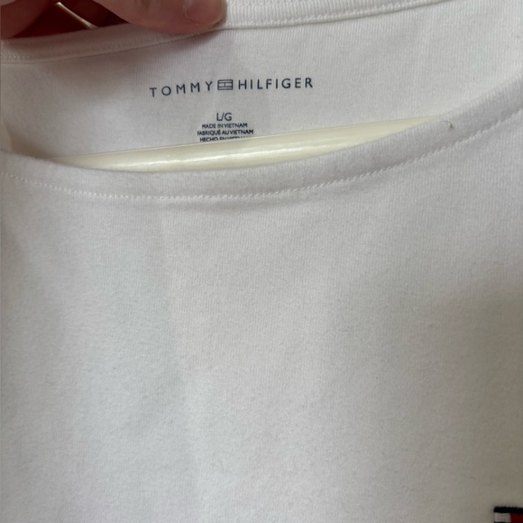 🎉4/30$🎉 Tommy Hilfiger Classic White Tee - Size L - Picture 2 of 6